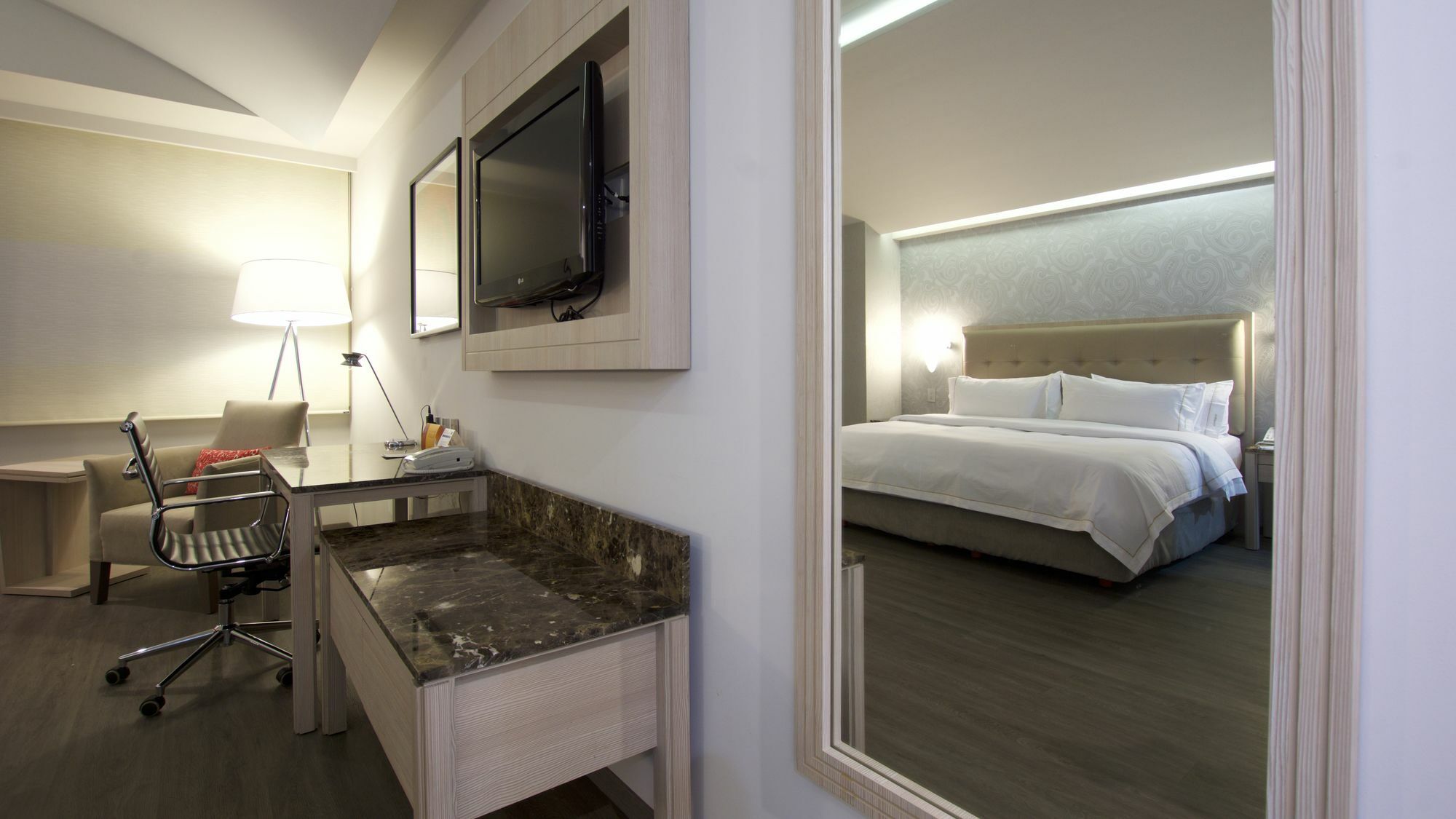 Holiday Inn Express Mexico- Toreo, an IHG Hotel Exterior foto